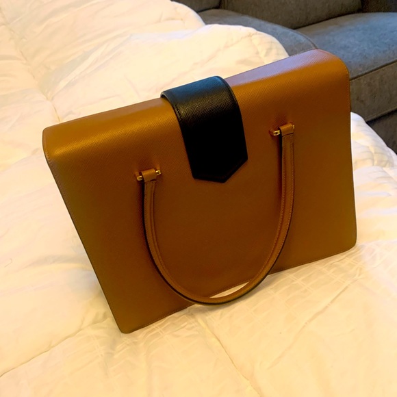 Prada bag - Picture 3 of 8